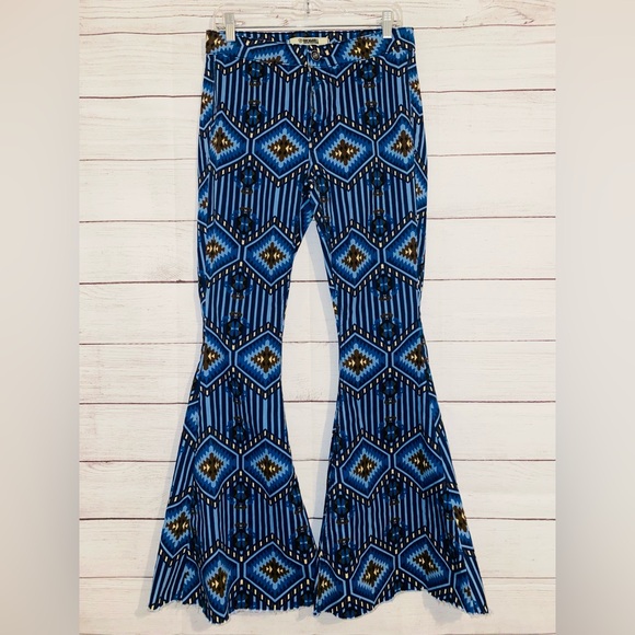 ROCK & ROLL DENIM WOMEN'S SOUTHWESTERN STRIPE FLARE JEANS- Size 29 x 34 - Picture 1 of 6